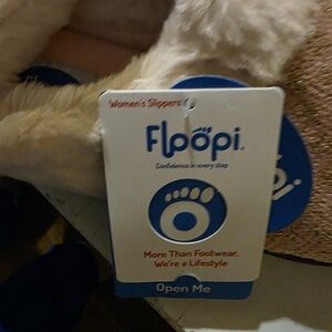 Floopi Women's Pink Plush Slippers